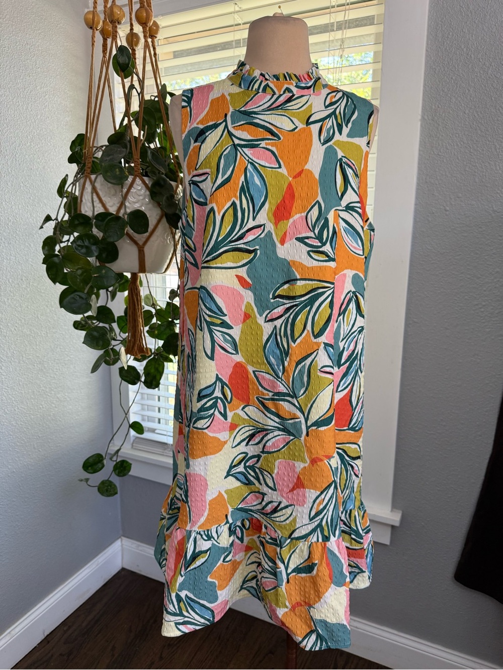 THML Botanical Print Dress Size Medium Ruffled Hem & Neckline